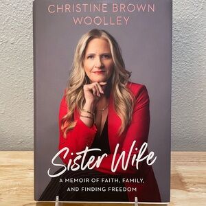 Sister Wife: A Memoir of Faith, Family, and Finding Freedom Book - EUC